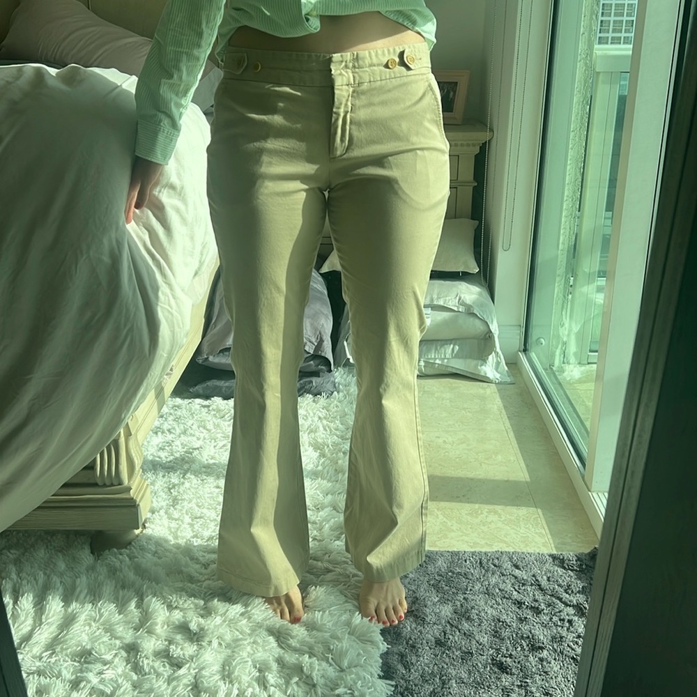 BCBGMaxazria size 6 boot leg khakis